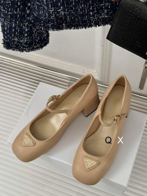 Picture of Prada Shoes _SKUPradasz35-40JX100219216
